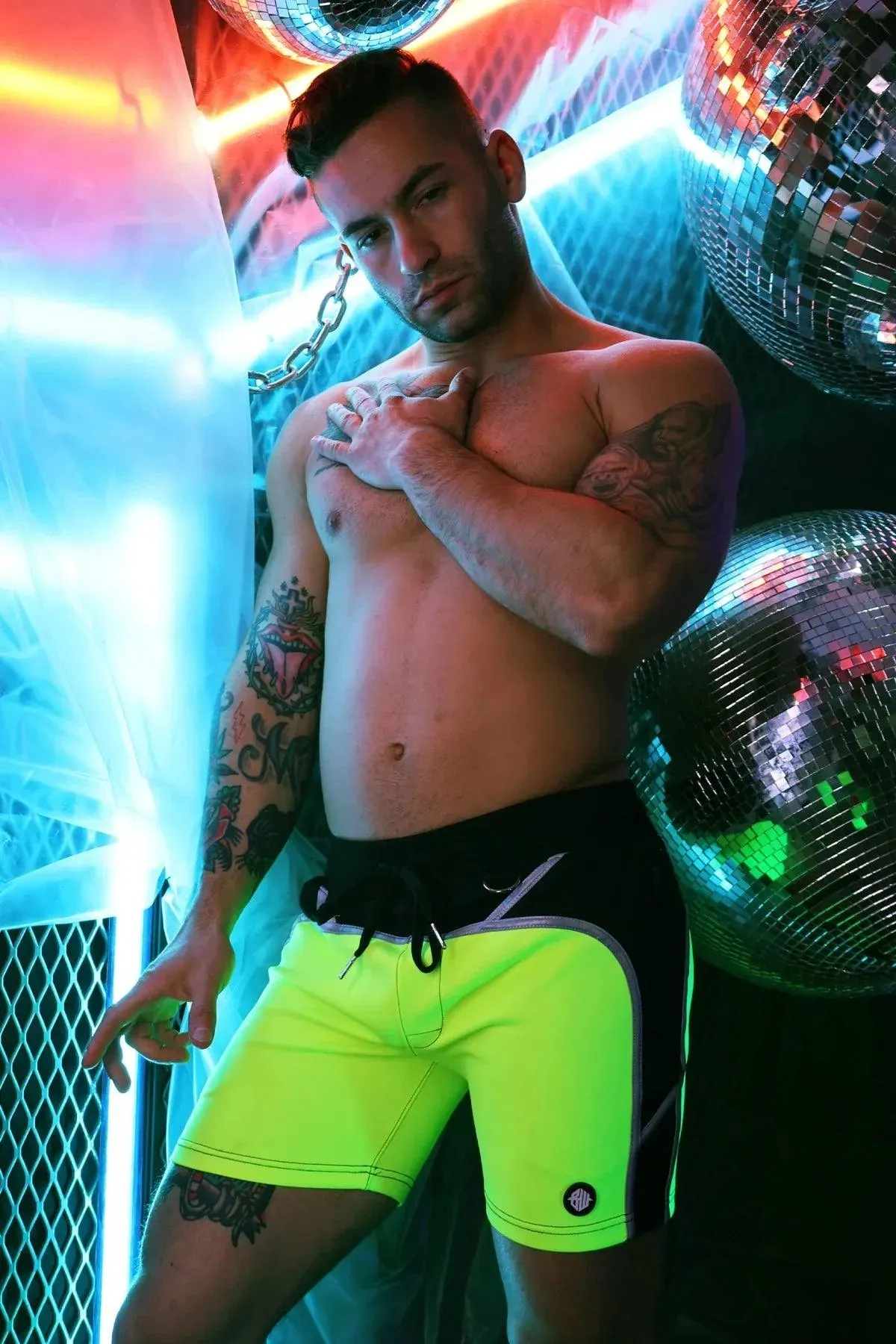 AKIRA REFLECTIVE SHORTS NEON YELLOW