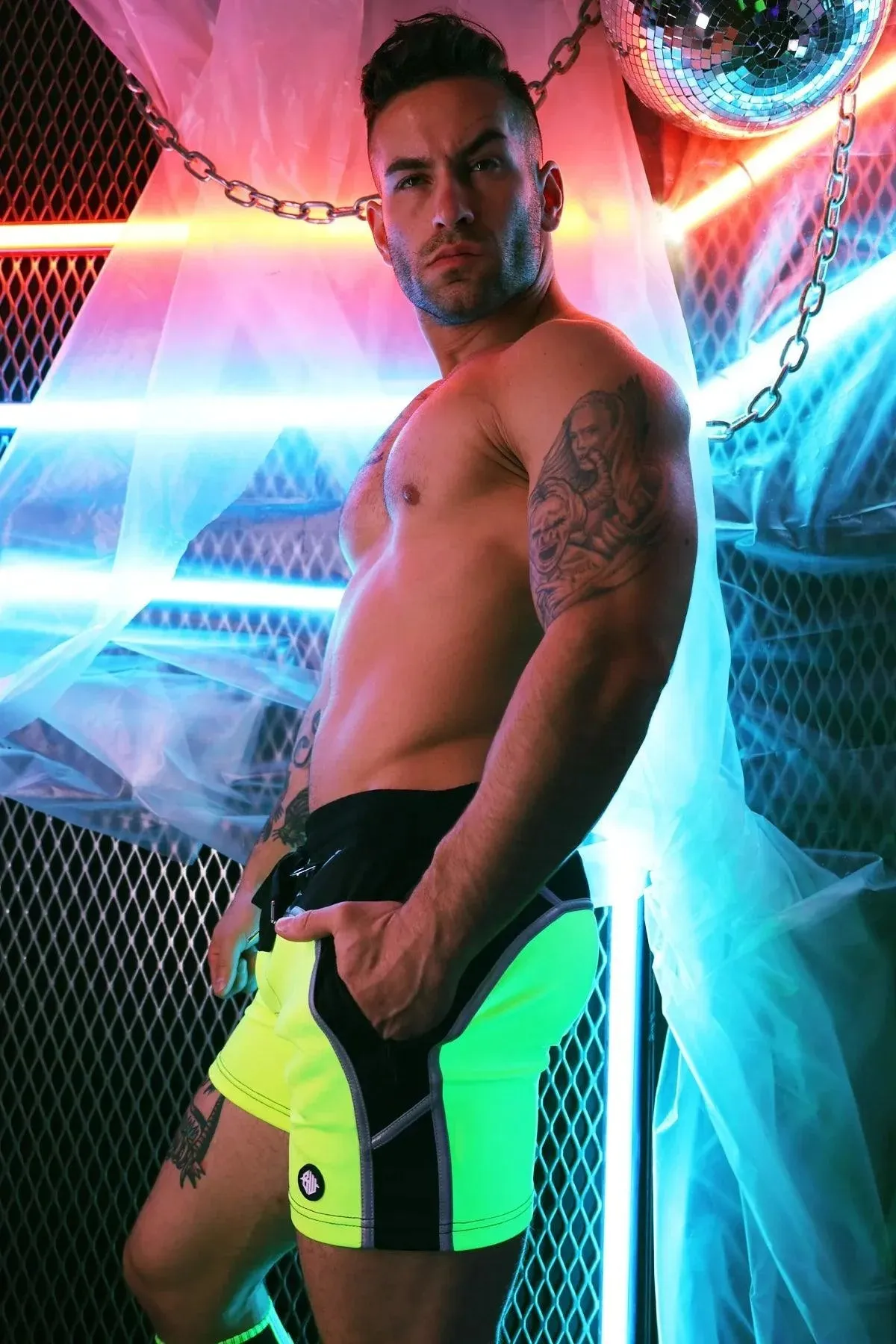 AKIRA REFLECTIVE SHORTS NEON YELLOW